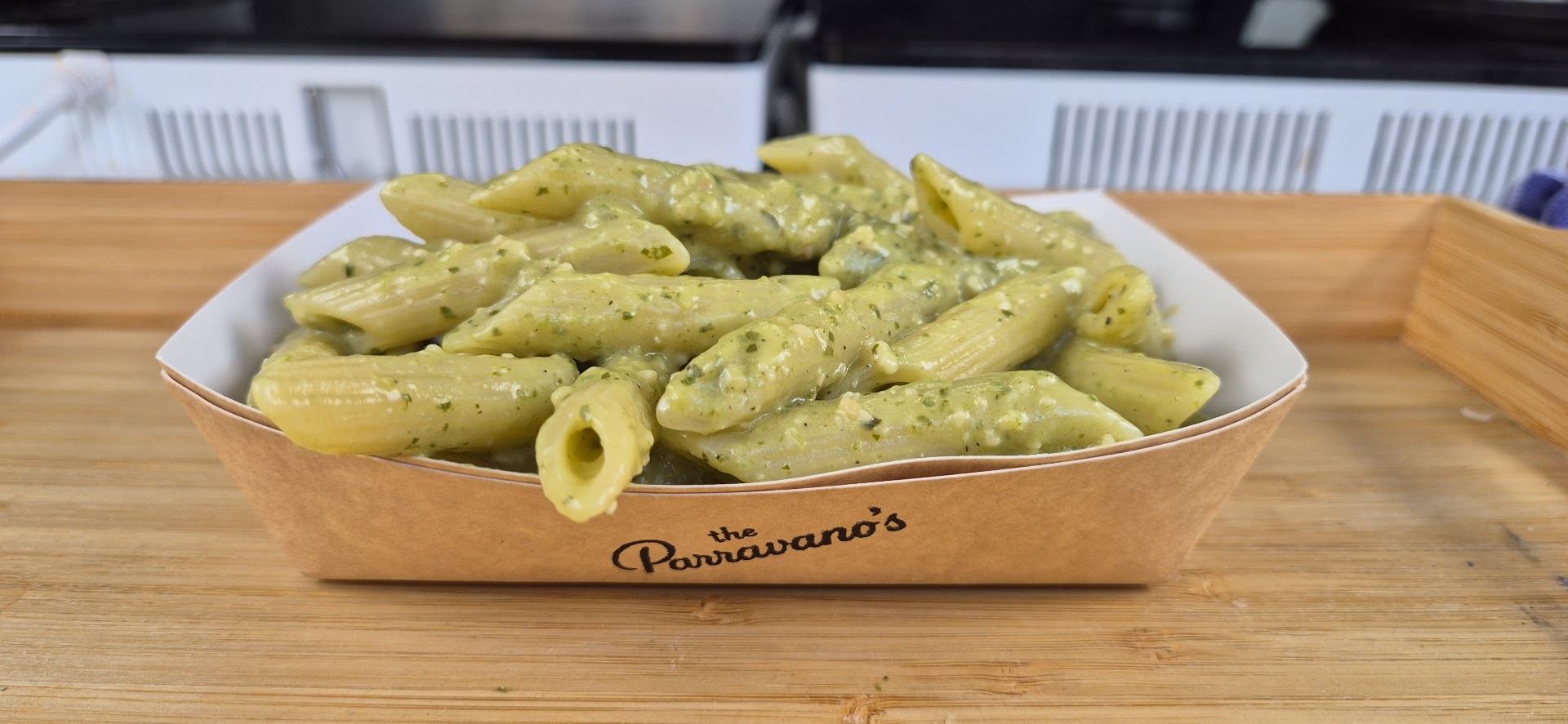 Penne al pesto servite da Parravano's